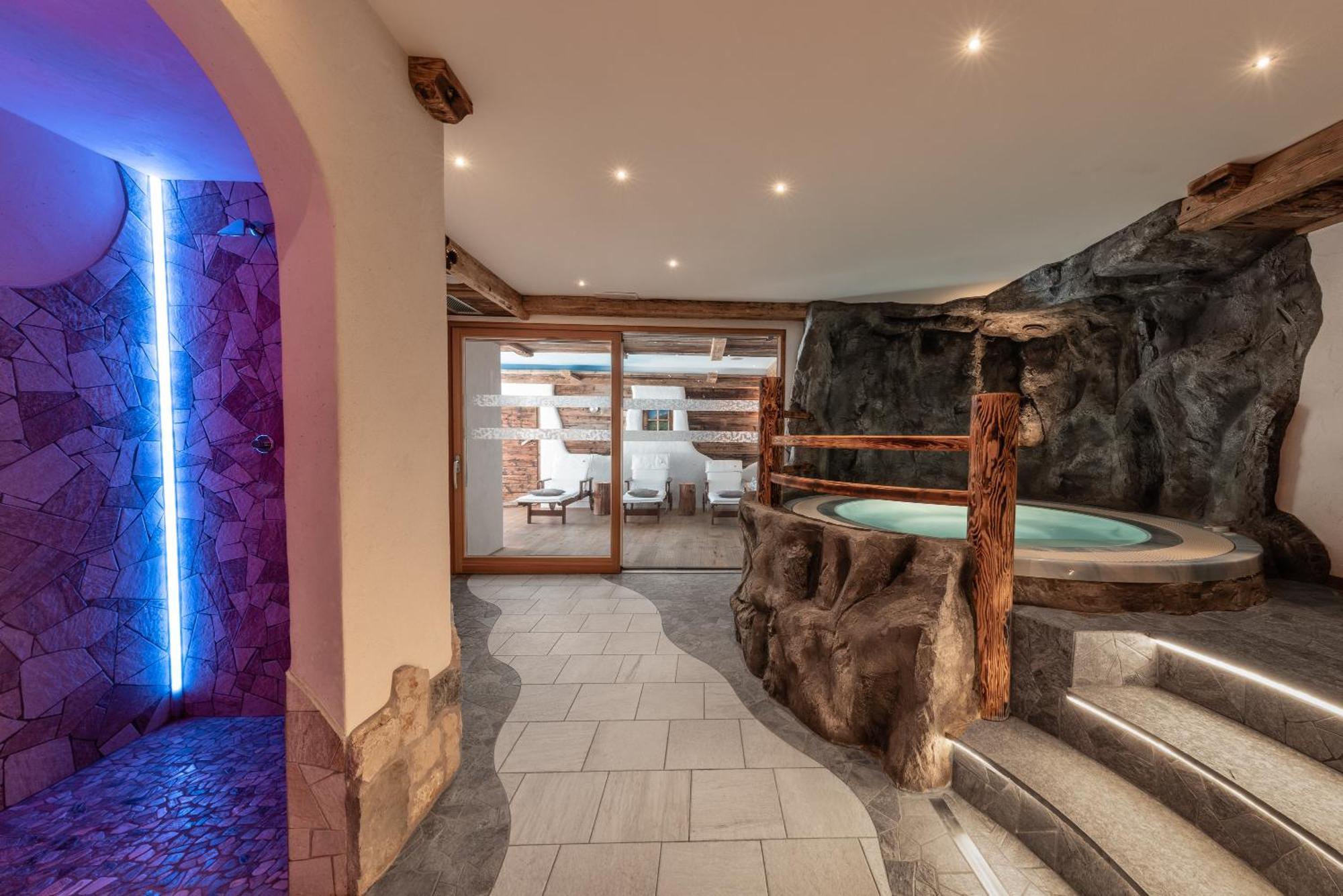 Hotel Pension Odles San Martino in Badia Exterior photo